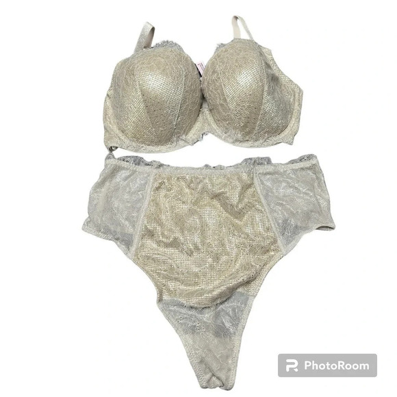 Victoria's Secret Ivory Lace Dream Angels Lined Demi Set - Picture 5 of 6